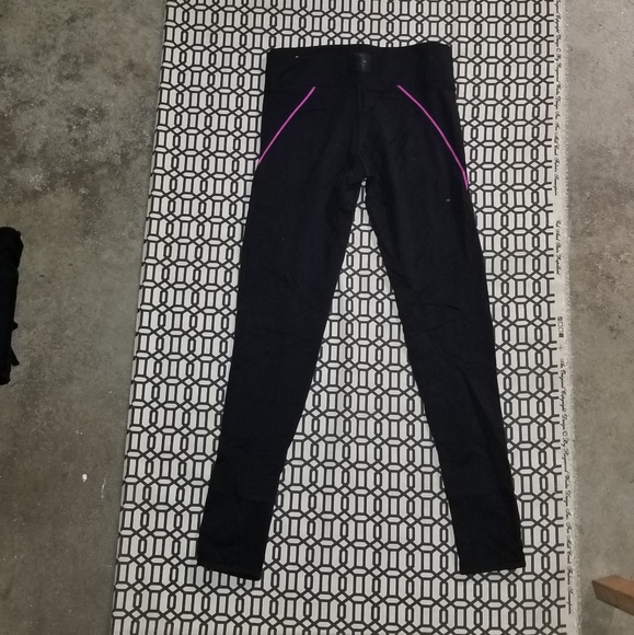 Pink Victoria Secret Ultimate Yoga Sip - Picture 3 of 8